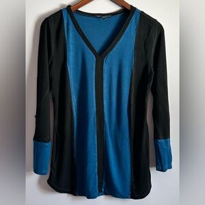 Cable & Gauge Long Sleeve Color Block V-Neck Top Size Small